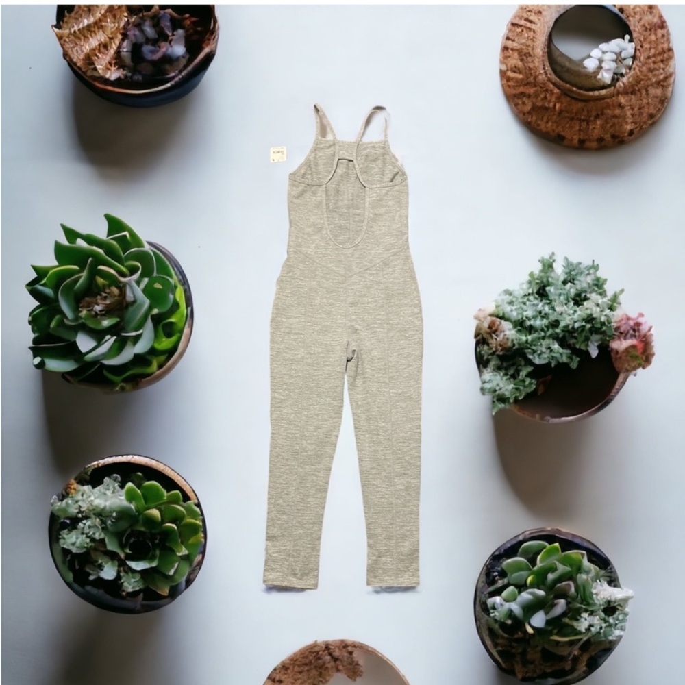 Free people movement one-piece - Picture 4 of 7